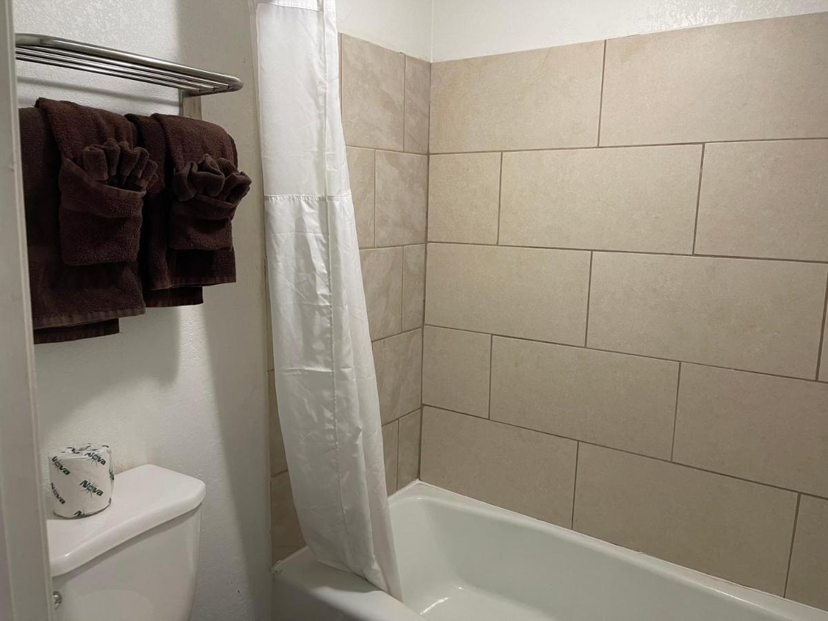 Hotel Eastin Atchison ภายนอก รูปภาพ
